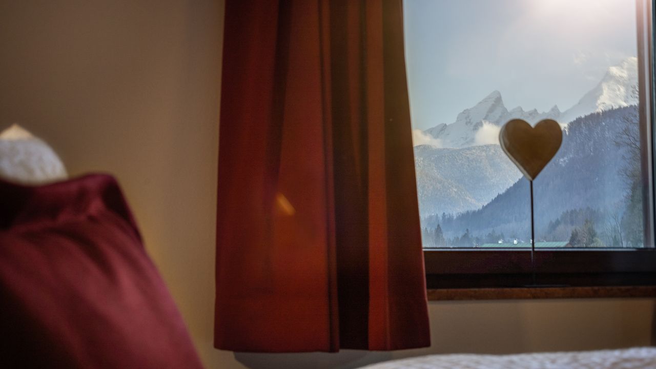 Blick vom Schlafzimmer zum Watzmann Blick vom Schlafzimmer zum Watzmann